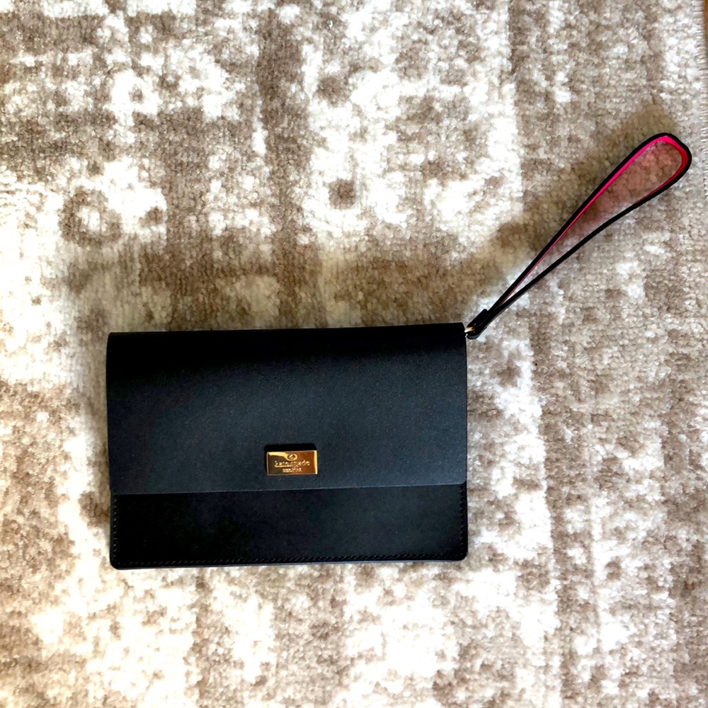 Kate Spade wristlet.